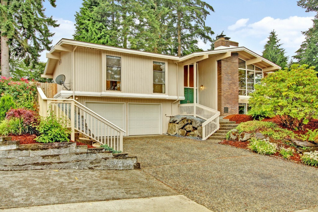 Property Photo:  15015 SE 46th Place  WA 98006 