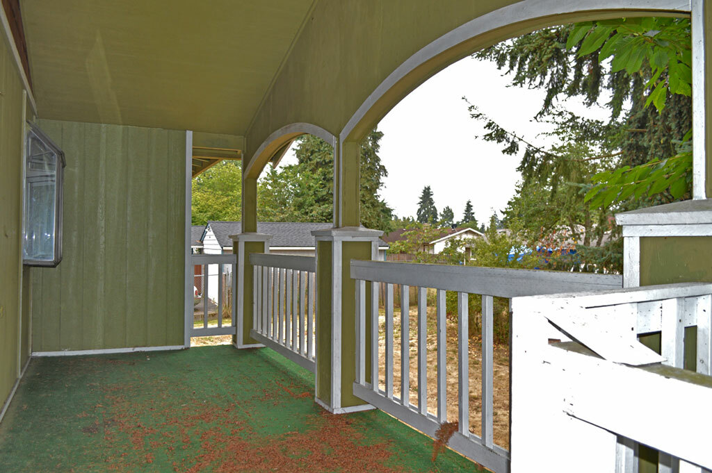 Property Photo:  17016 Spanaway Lane E  WA 98387 