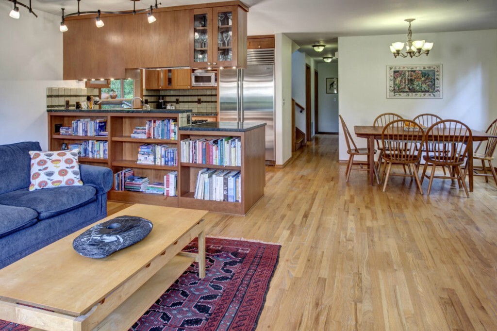 Property Photo: 6210 Ravenna Ave NE WA 98115