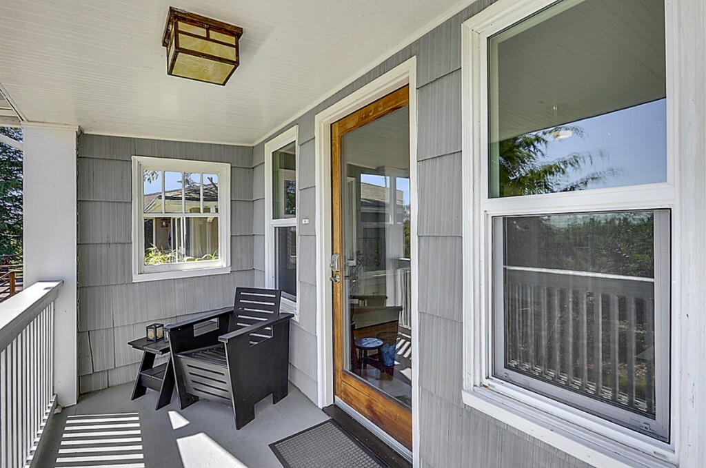 Property Photo:  4045 38th Ave SW  WA 98126 