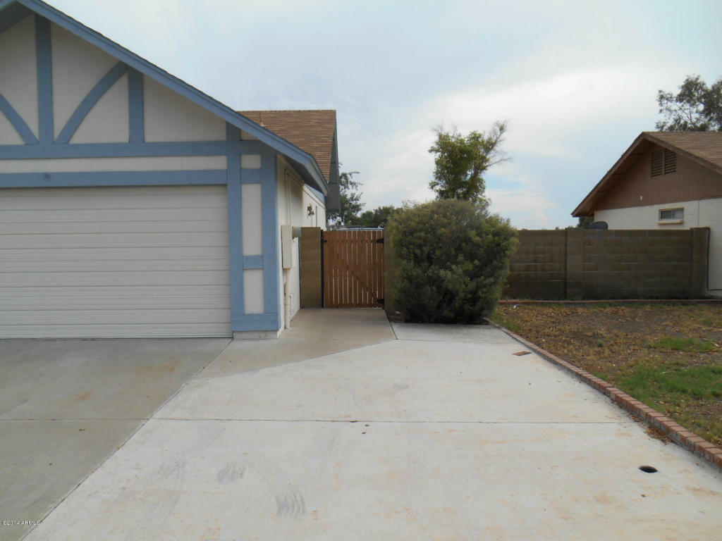 Property Photo:  4827 E Evergreen Street  AZ 85205 