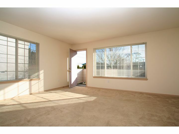 Property Photo: 906 N 96th St 301 WA 98103