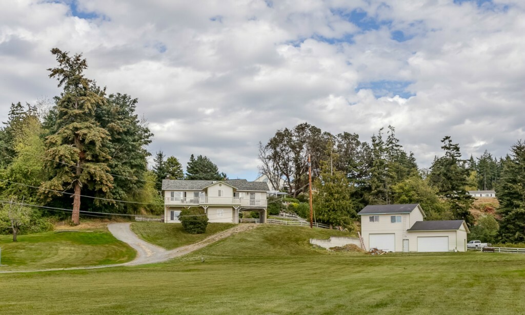 Property Photo: 1023 Orchid Rd WA 98282