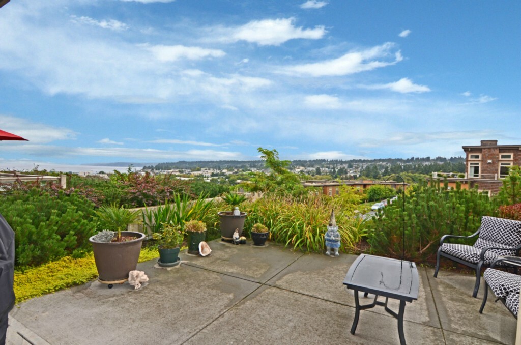 Property Photo:  55 Pine St 108  WA 98020 