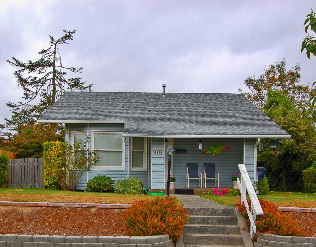 Property Photo:  523 S 57th St  WA 98408 