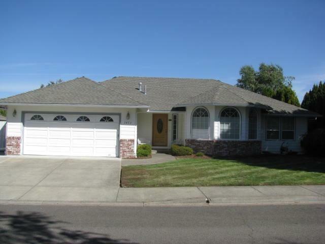 Property Photo: 3453 Blue Blossom Drive OR 97504
