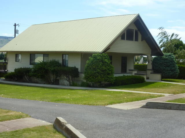 Property Photo:  316 W Locust  WA 98858 