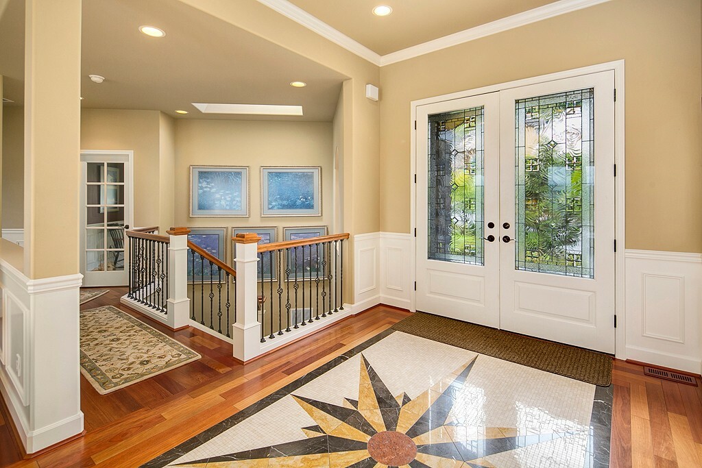 Property Photo: 1750 Pine View Dr NW WA 98027