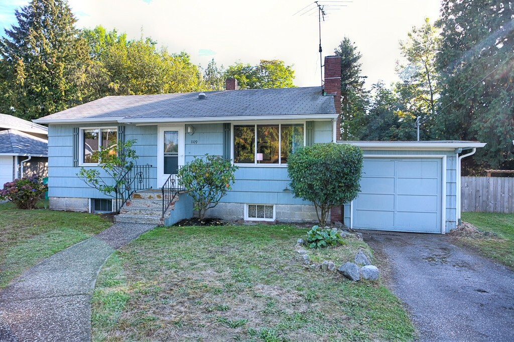 Property Photo:  1109 NE 168th St  WA 98155 