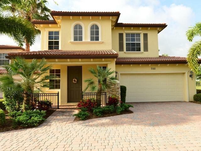 Property Photo:  700 Duchess Court  FL 33410 