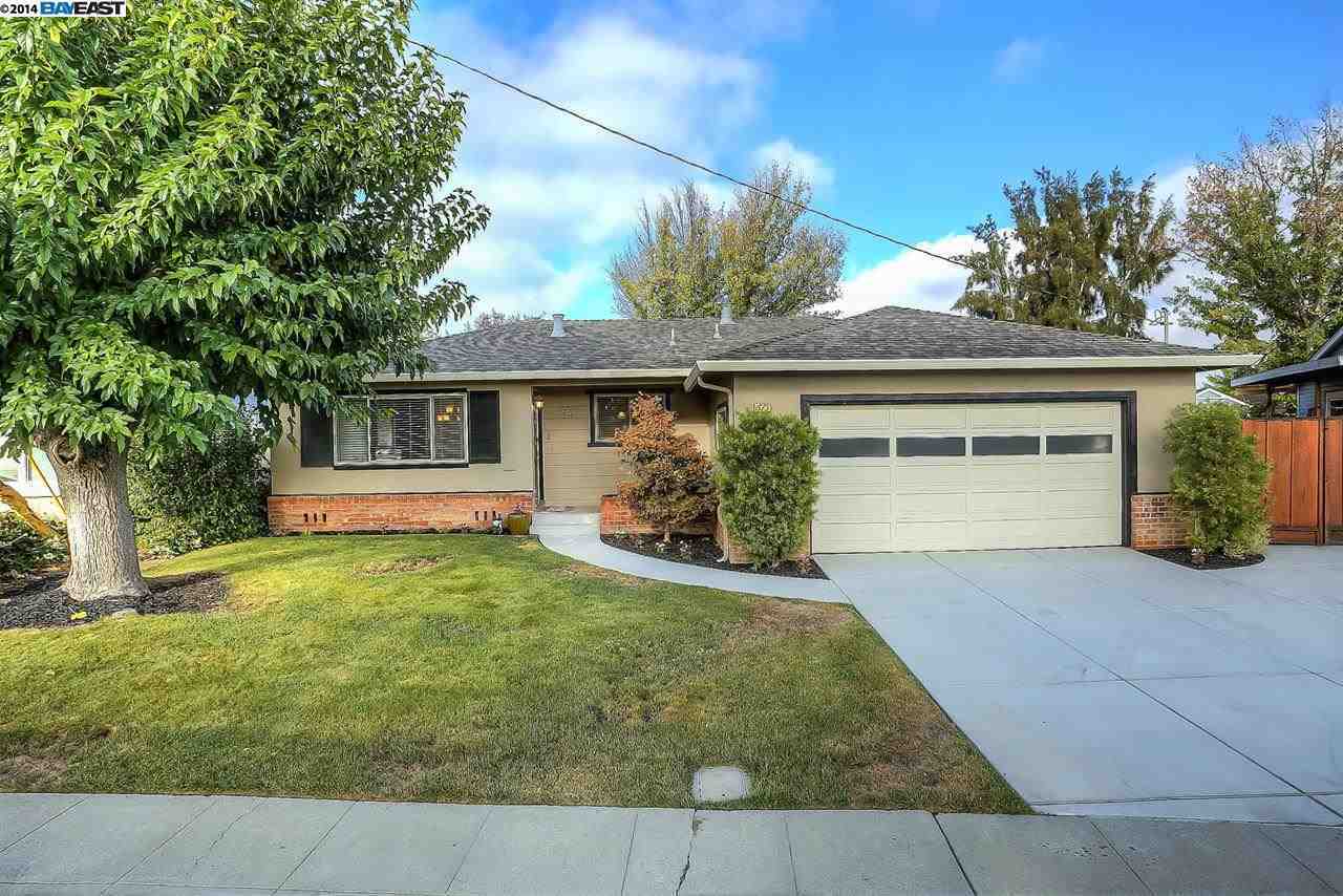 Property Photo:  675 Jefferson Avenue  CA 94550 