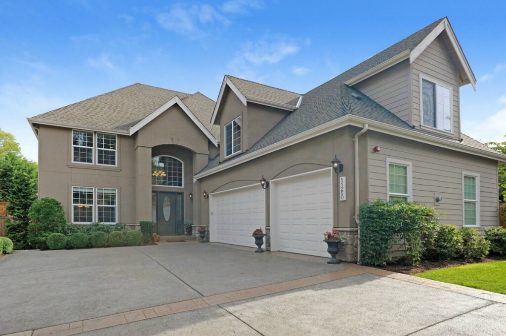 Property Photo:  11250 SE 60th St  WA 98006 