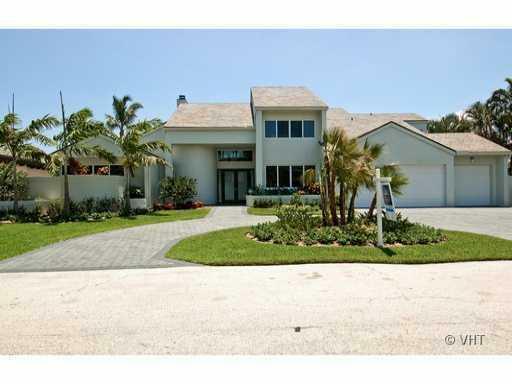 Property Photo:  906 Iris Drive  FL 33483 