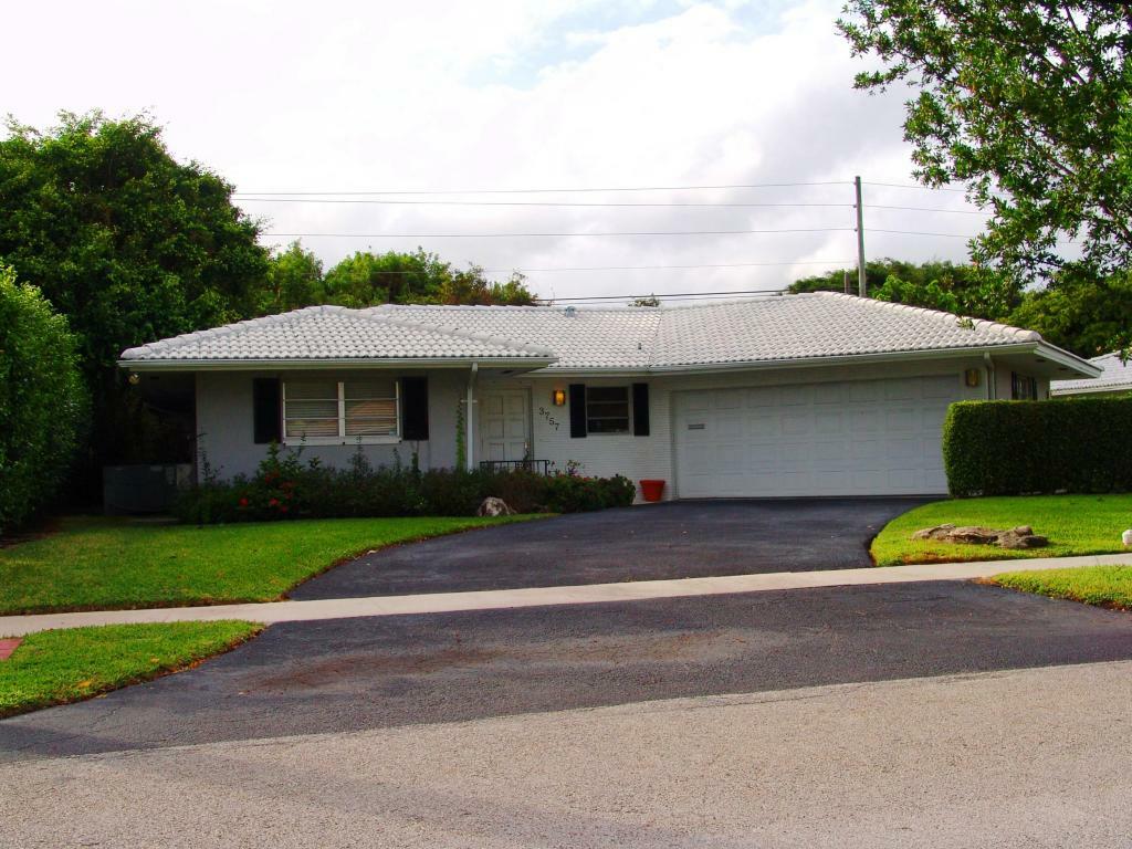 Property Photo: 3757 NE 6th Drive FL 33431