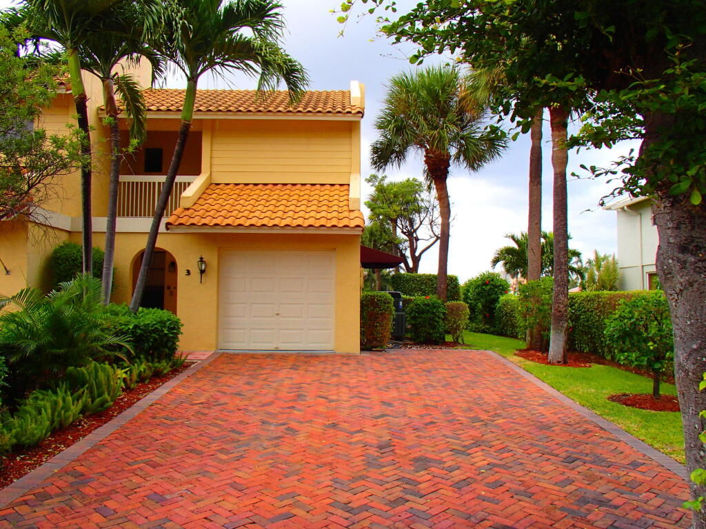 Property Photo:  1015 Bel Air Drive 3  FL 33487 