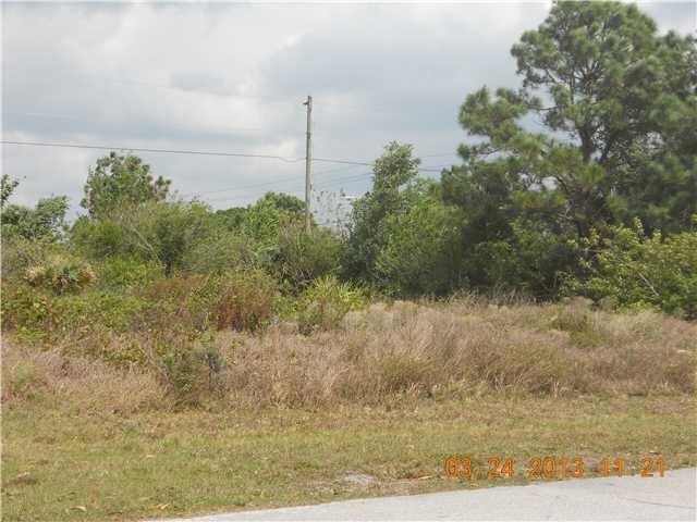 Property Photo:  401 SW Prater Avenue  FL 34953 