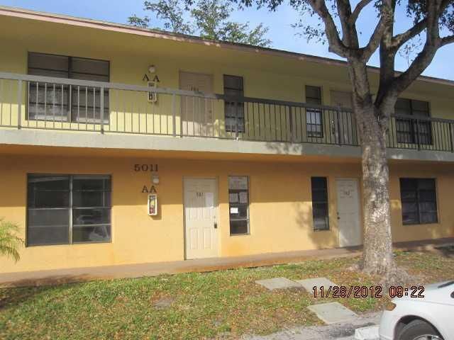 Property Photo:  5011 Palm Hill Drive 381  FL 33415 