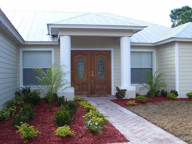 Property Photo:  1042 SW Dilido Lane  FL 34953 