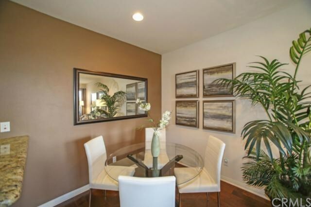 Property Photo:  48 Colonial Way 82  CA 92656 