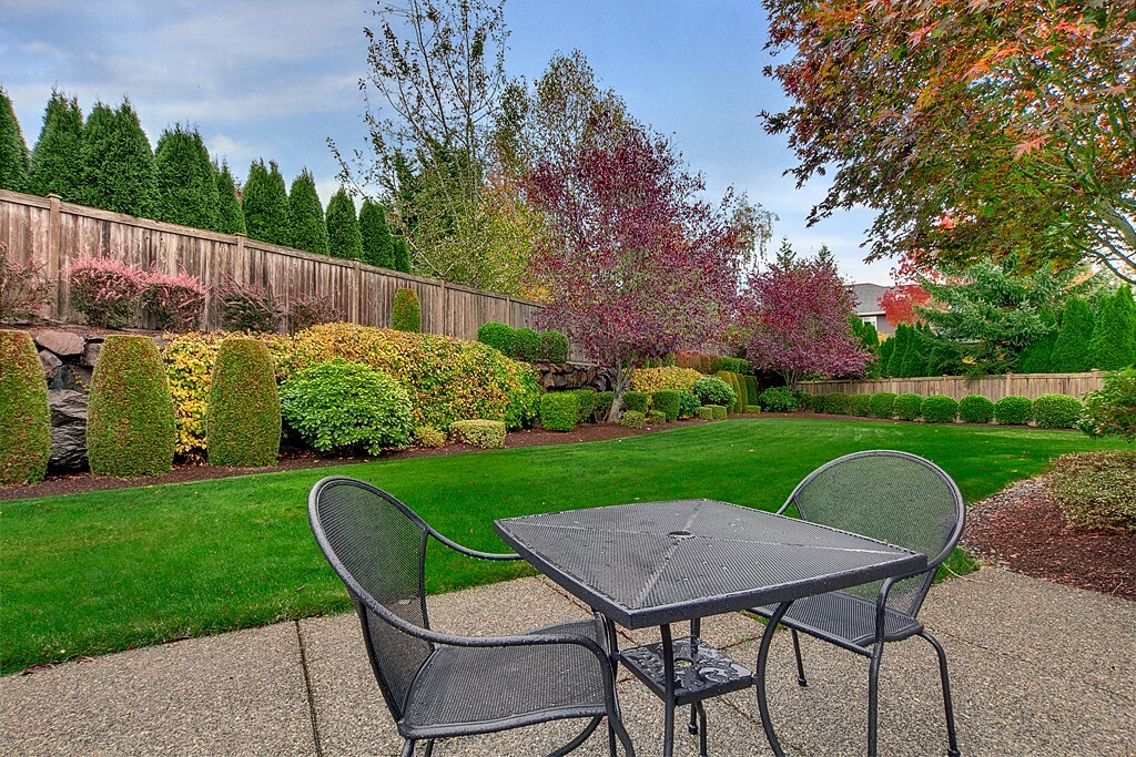 Property Photo:  26630 SE 17th Place  WA 98075 