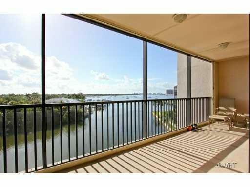 Property Photo: 11370 Twelve Oaks Way 512 FL 33408