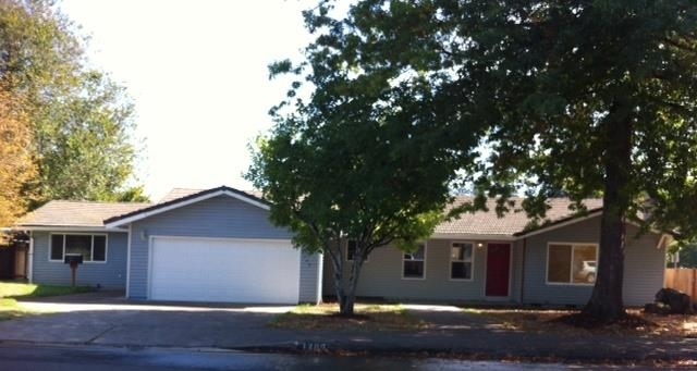 Property Photo: 1206 Lottie Ln NW OR 97304