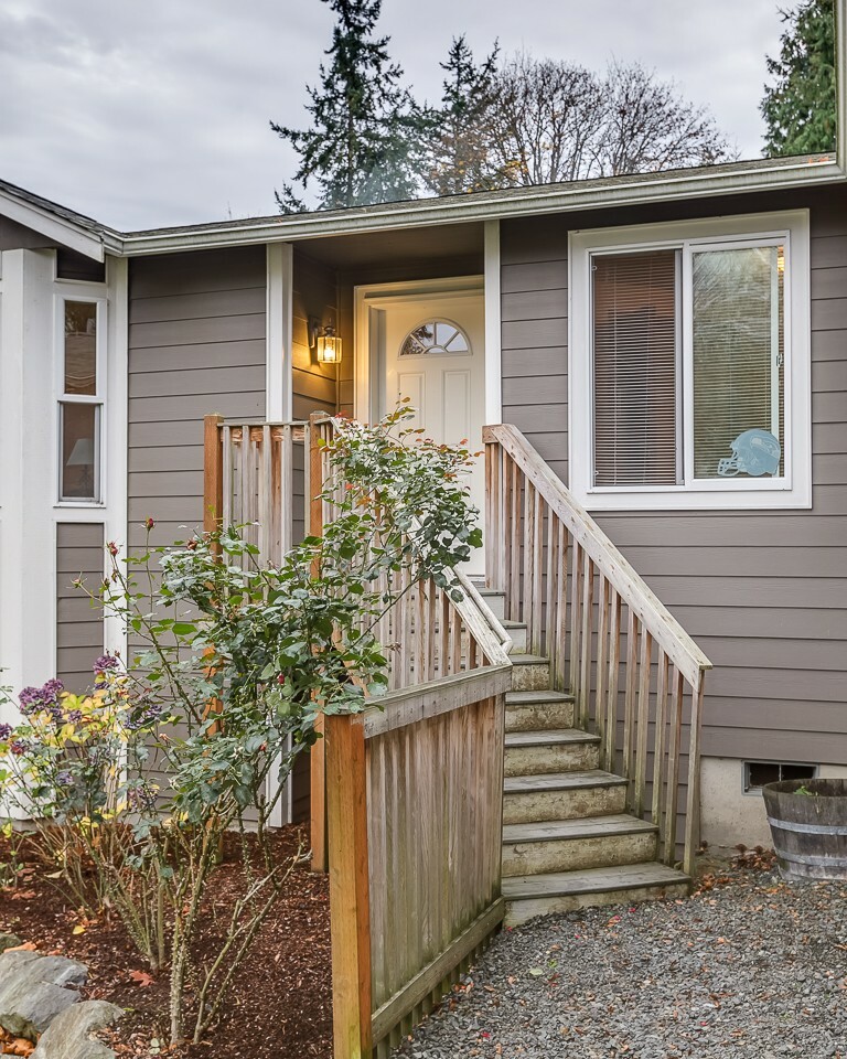 Property Photo:  1412 Graham Dr  WA 98282 