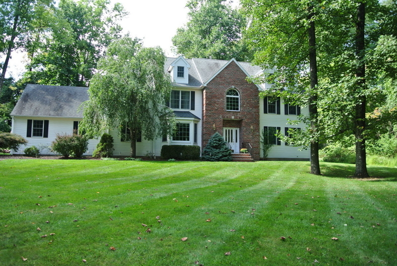 Property Photo:  34 Farmbrook Rd  NJ 07871 