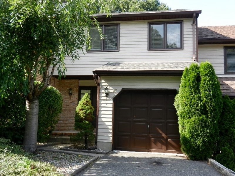 Property Photo:  87 Stockton Ct  NJ 07950 