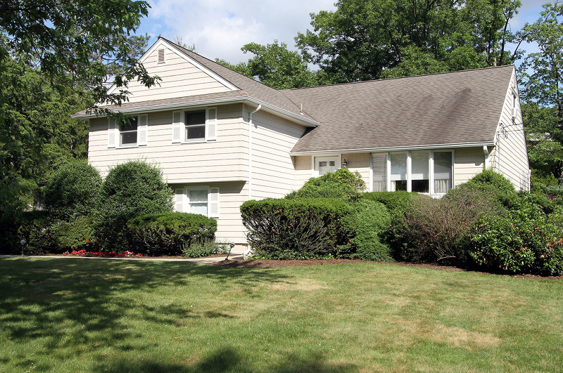 Property Photo:  36 Wychwood Rd  NJ 07039 