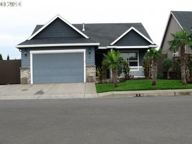 Property Photo:  891 Siuslaw Pl  OR 97446 