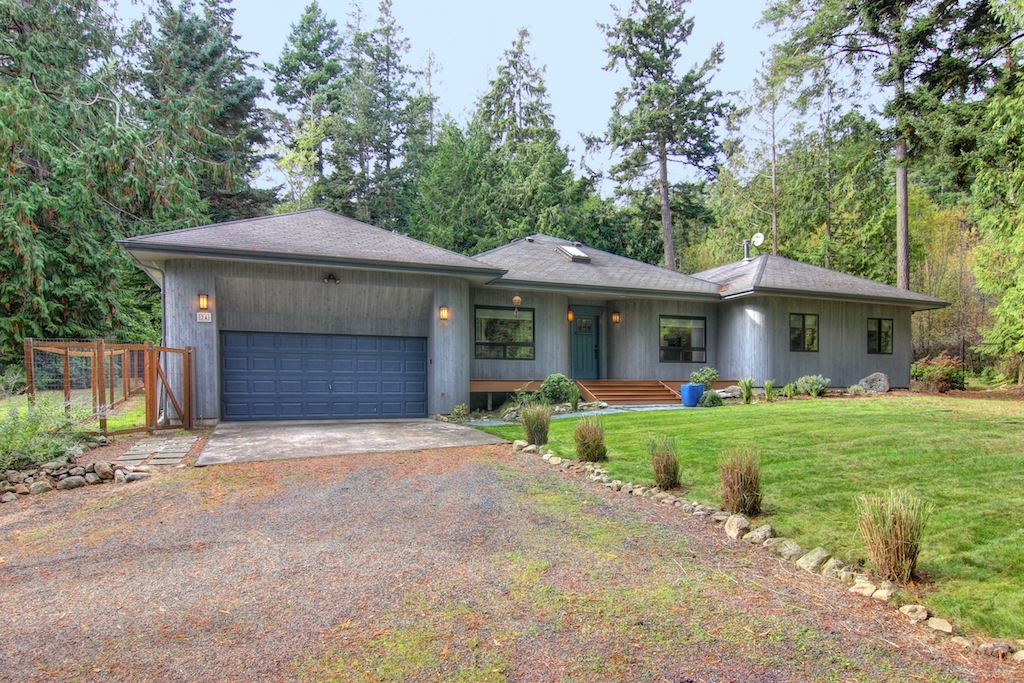 Property Photo:  24 Cypress Heights Lane  WA 98250 