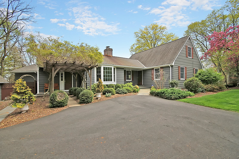 Property Photo:  620 Old Dutch Rd  NJ 07921 