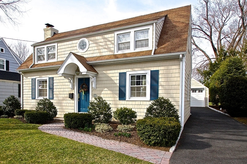 Property Photo:  655 Wall St  NJ 07450 