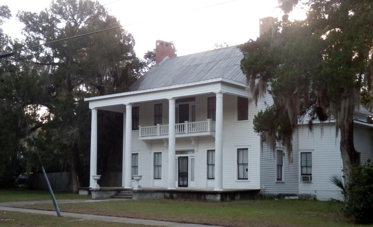 Property Photo: 420 N 3rd Street FL 32177