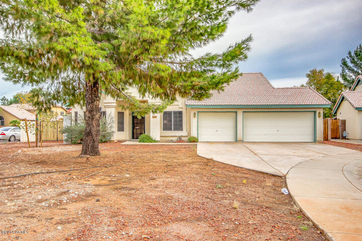 Property Photo: 23447 N 44th Drive AZ 85310