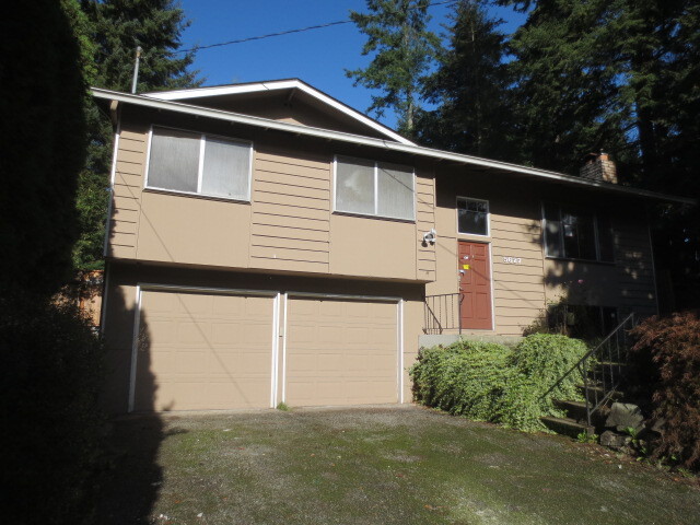 Property Photo: 5627 141st St SW WA 98026