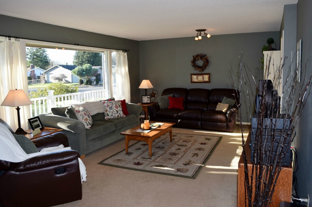 Property Photo: 330 S Park St WA 98264