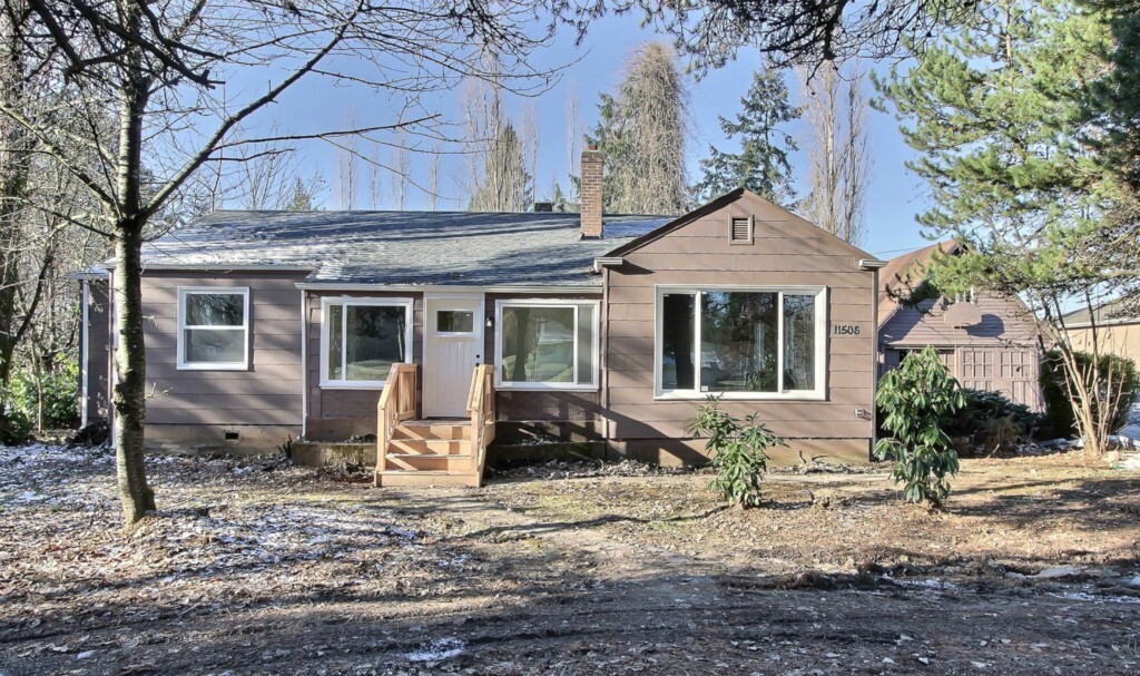 Property Photo: 11506 Vickery Ave E WA 98446