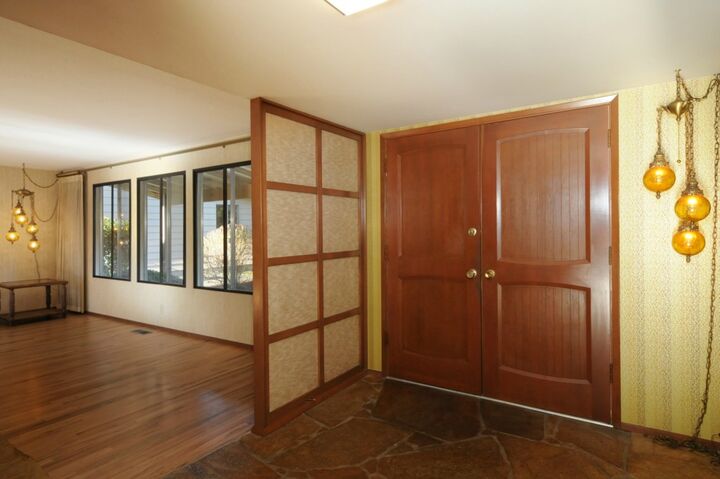 Property Photo:  16211 SE 29th St  WA 98008 