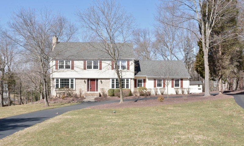 Property Photo:  7 Windsor Ct  NJ 08801 