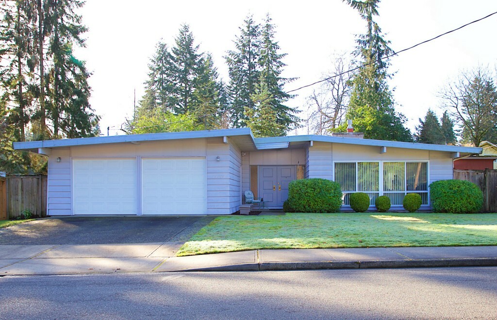 Property Photo:  15945 Main St  WA 98008 