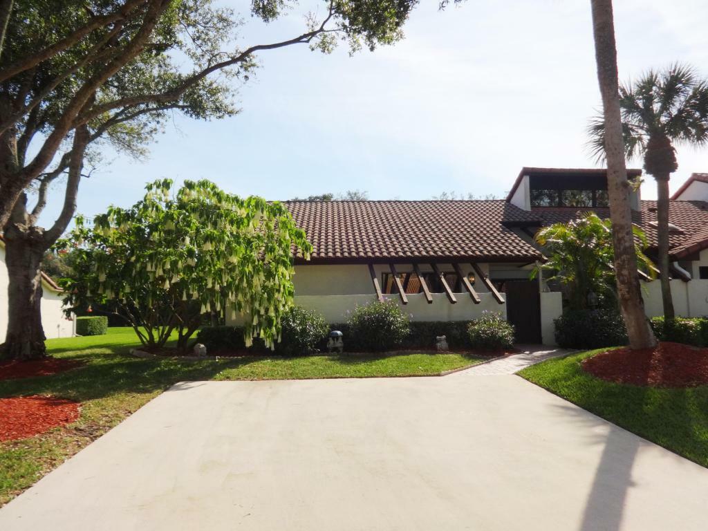 Property Photo: 6842 Tiburon Circle FL 33433