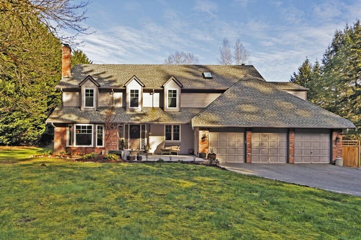 Property Photo:  6300  208th Avenue NE  WA 98053