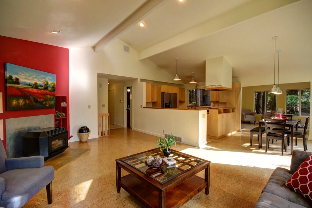 Property Photo: 1842 Governor Rd WA 98229