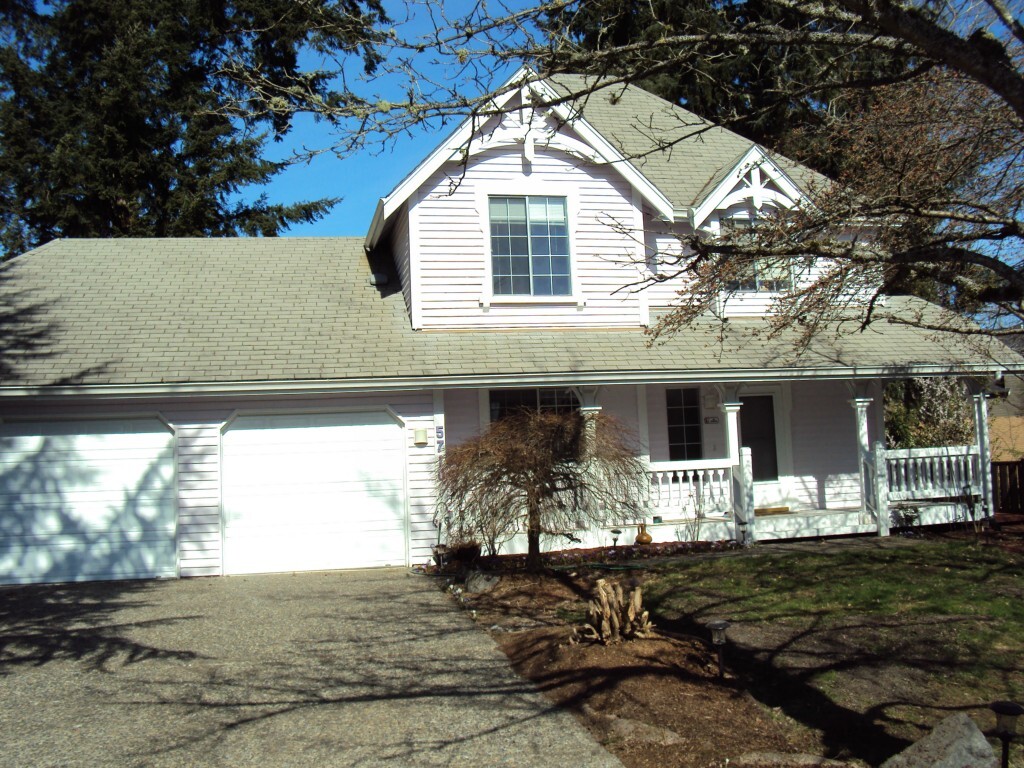 Property Photo: 5710 NE 204th Place WA 98028