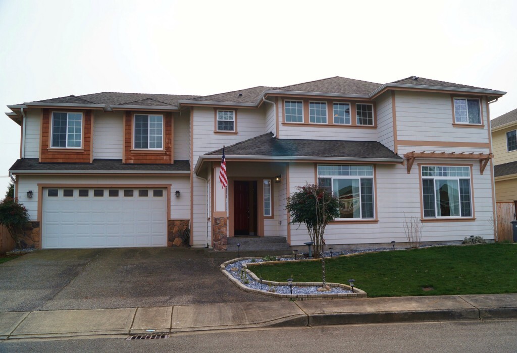 Property Photo:  4205 NE 9th Place  WA 98059 