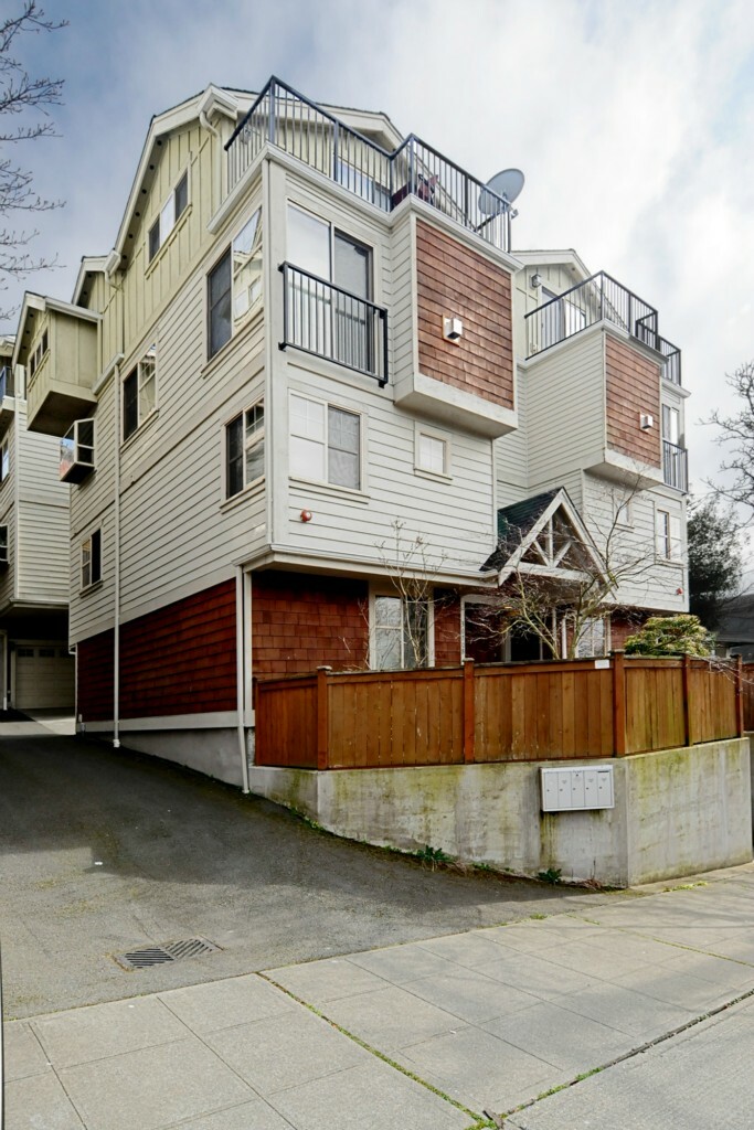 Property Photo:  3670 Dayton Ave N B  WA 98103 