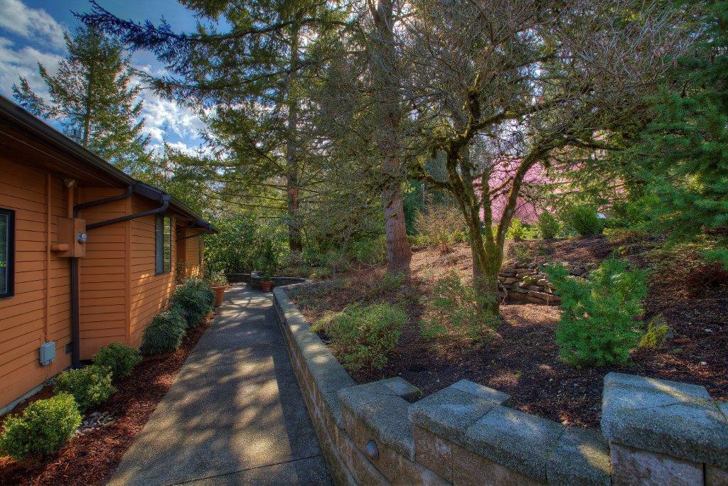 Property Photo:  13610 W Lake Kathleen Dr SE  WA 98059 