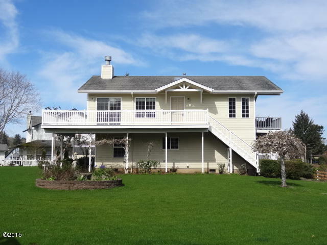 Property Photo: 3318 NE 34th Loop OR 97364